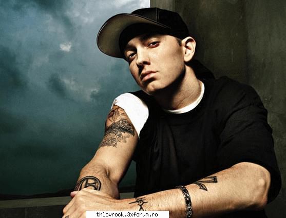 Eminem - Pai Eminem e un cantaret Hip Hop.A facut si un - Vedete